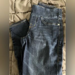 Women’s size 8 Jean capris